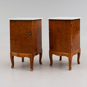 SÄNGBORD, 1 par, 1900-talets första hälft.