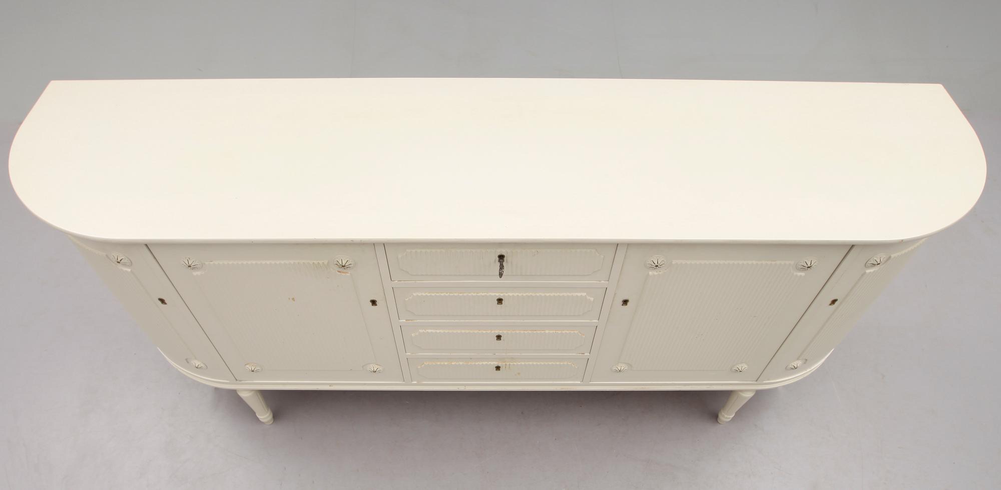 SIDEBOARD, gustaviansk stil, 1900-talets andra hälft.