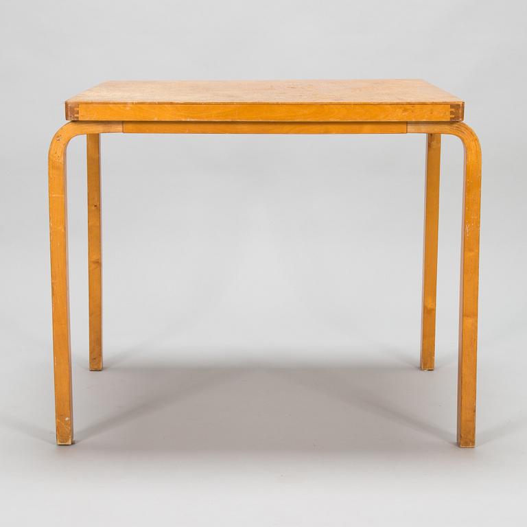 Alvar Aalto, pöytä, malli 85, O.Y. Huonekalu- ja Rakennustyötehdas A.B. 1900-luvun puoliväli.
