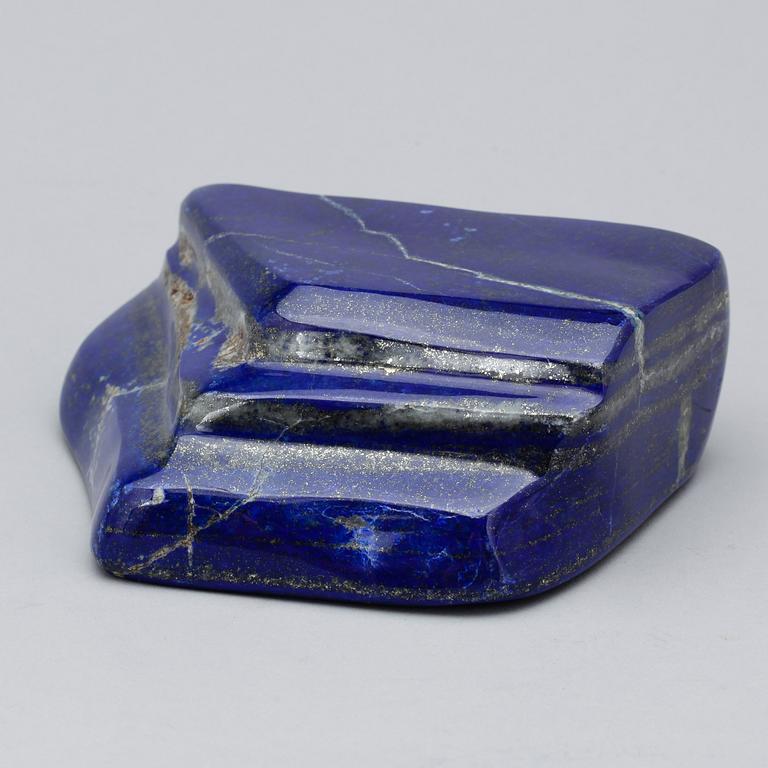 LAPIS LAZULI, polerad sten. Vikt ca 1274 gram.