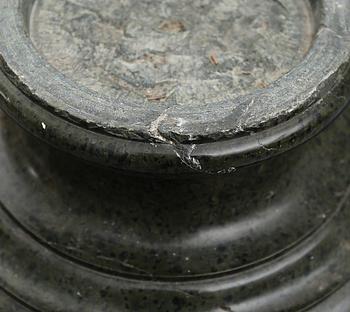 PIEDESTAL, serpentinsten, 1800-talets mitt.