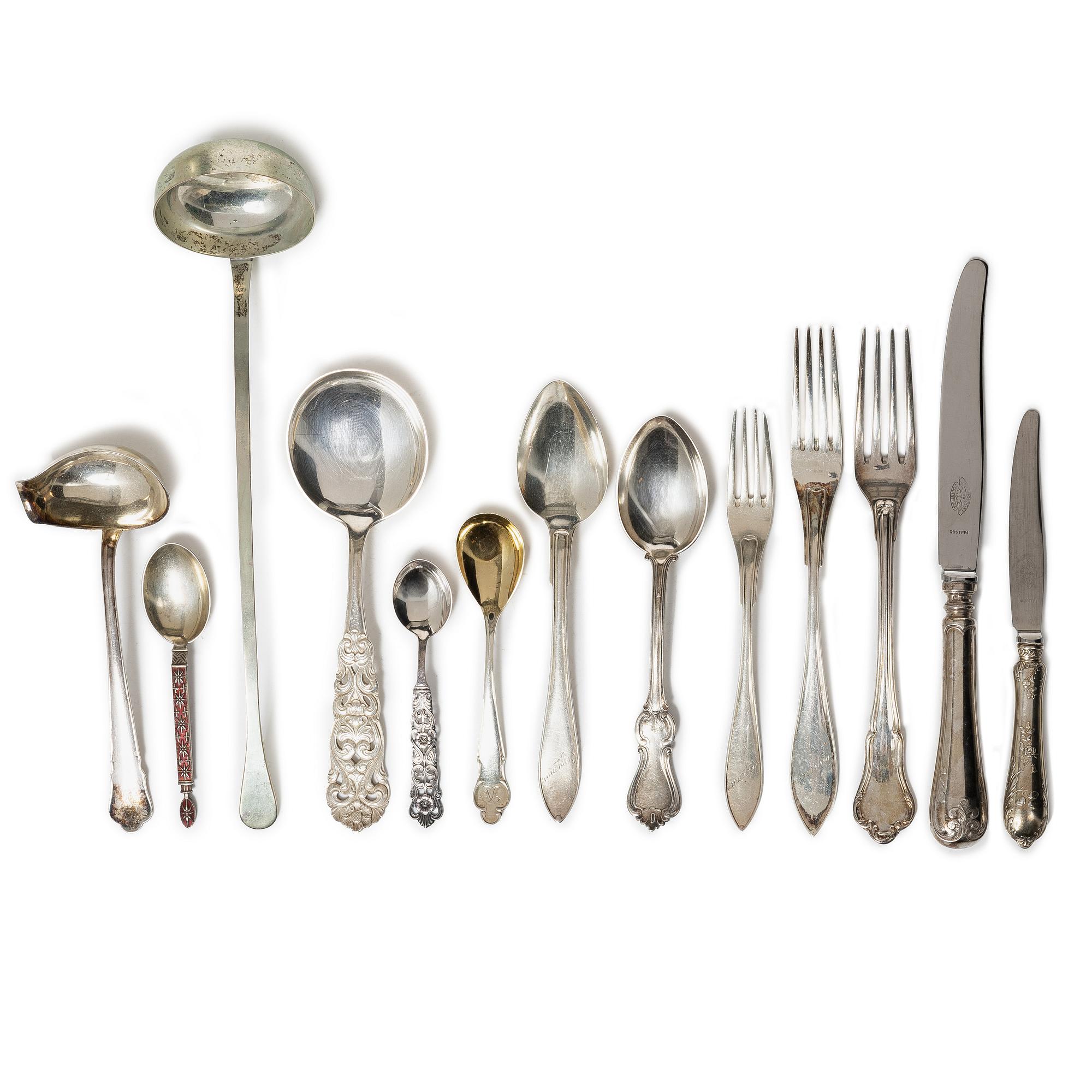 Bestick, 17 delar, silver, bl a serveringssked Th Marthinsen, Norge, kaffeskedar CG Hallberg mm.