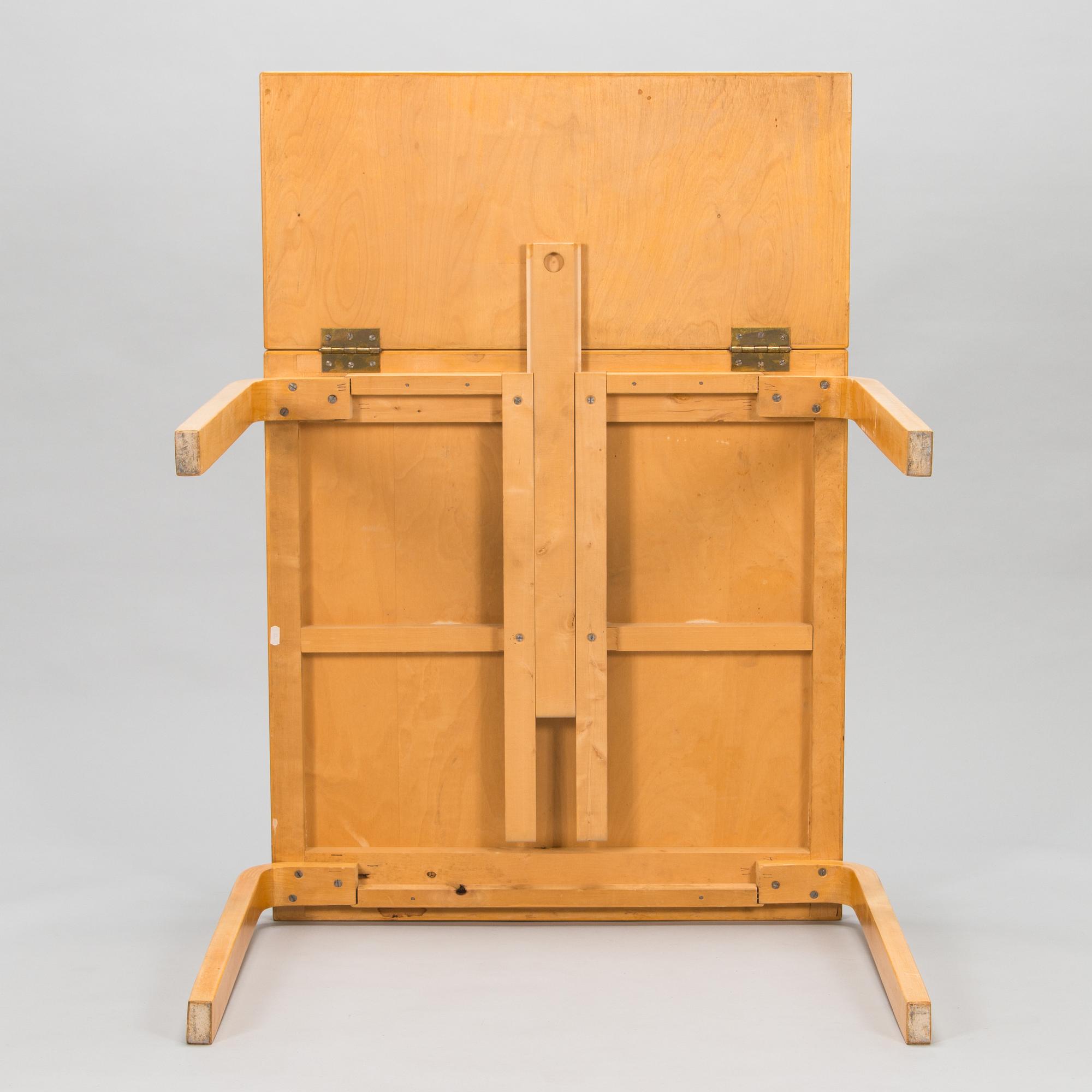 Alvar Aalto, klaffbord "DL85" för O.Y. Huonekalu- ja Rakennustyötehdas A.B 1900-talets mitt.