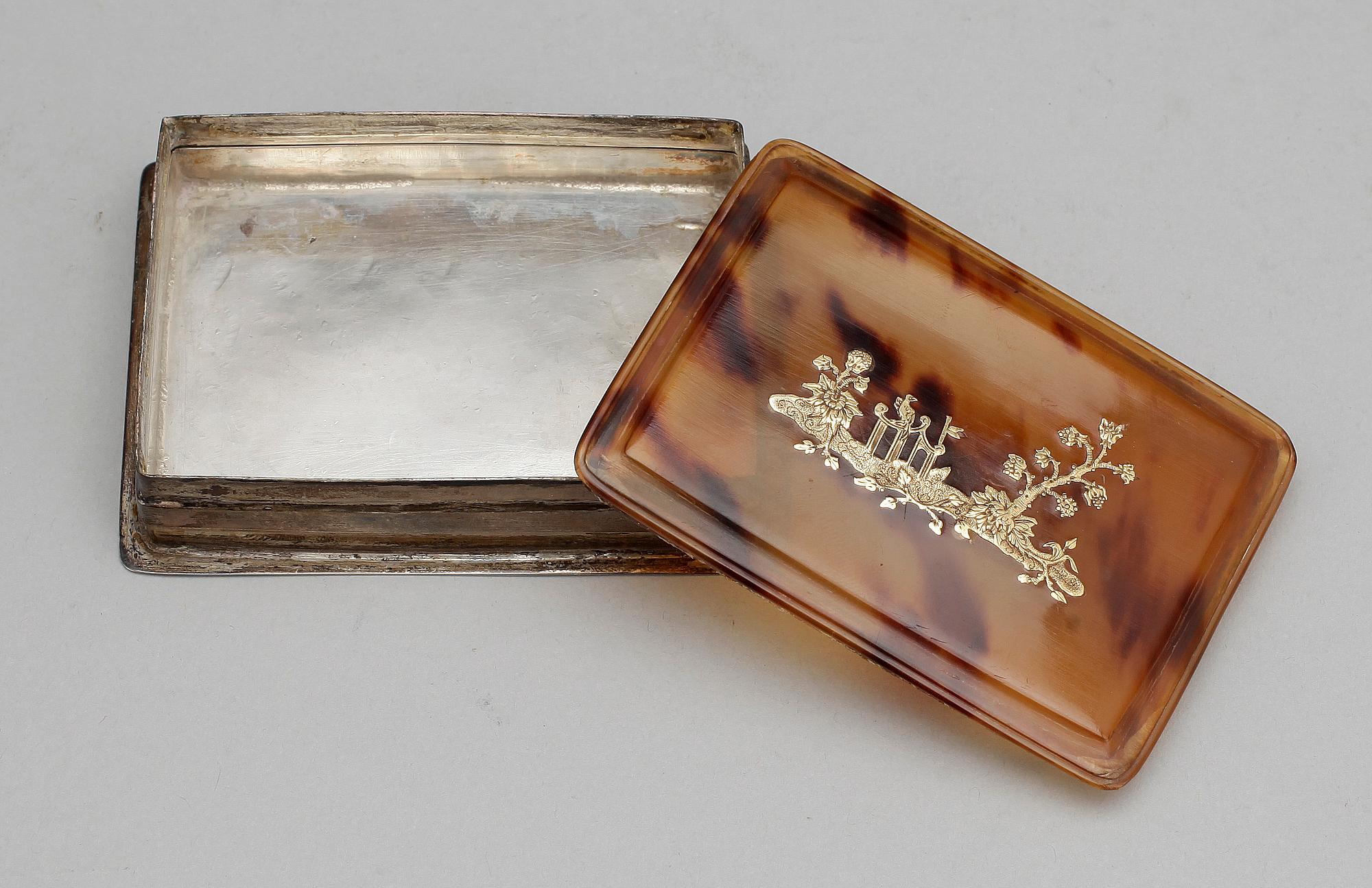 DOSA, silver och sköldpadd, otydl mästarstämpel och årsbokstav, Stockholm 1800-tal.