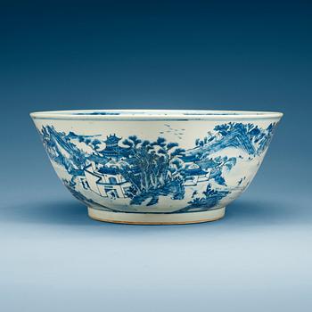 A large blue and white bowl, Qing dynasty, 19th Century.