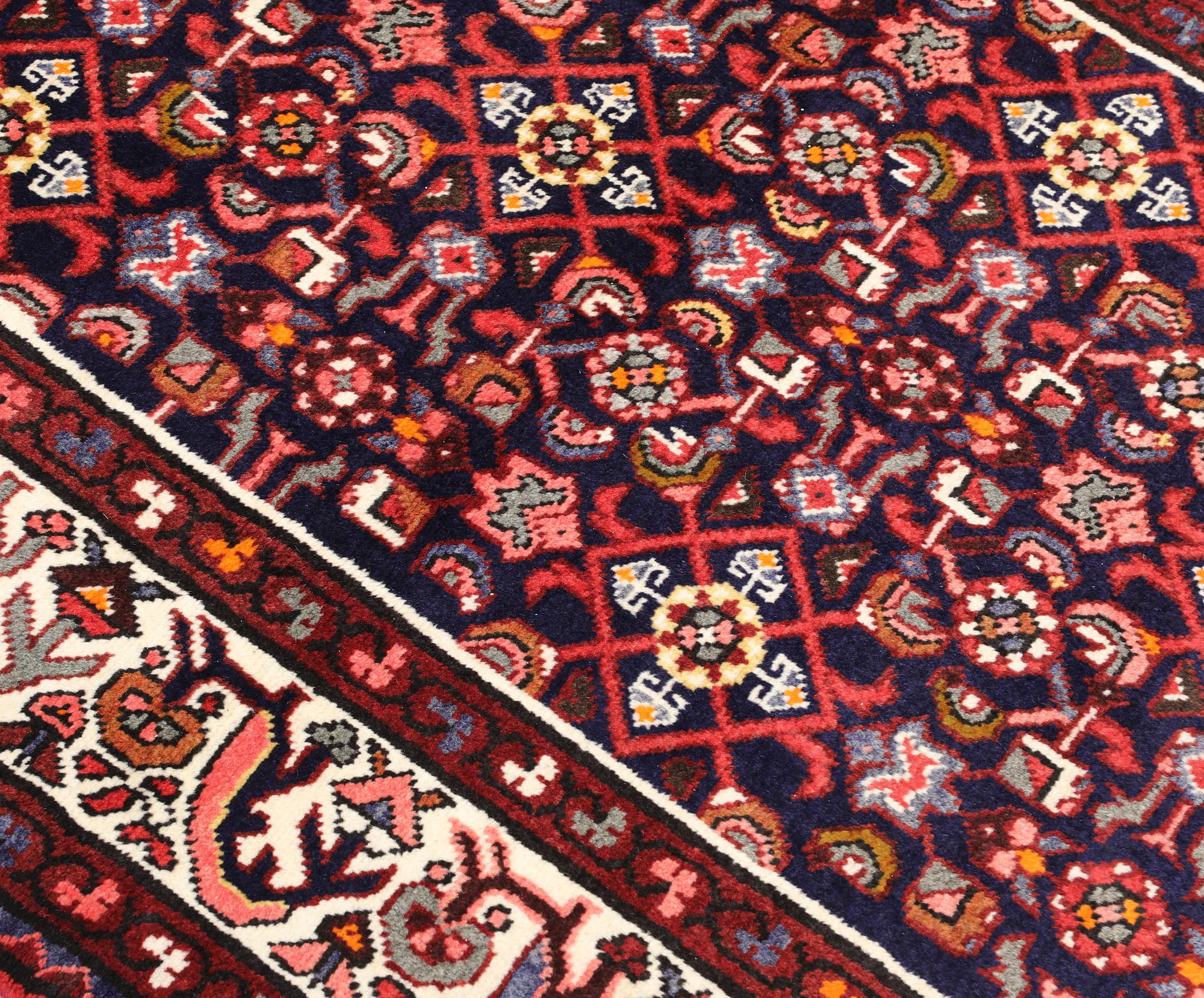 A Hamadan runner, approx. 400 x 110 cm.