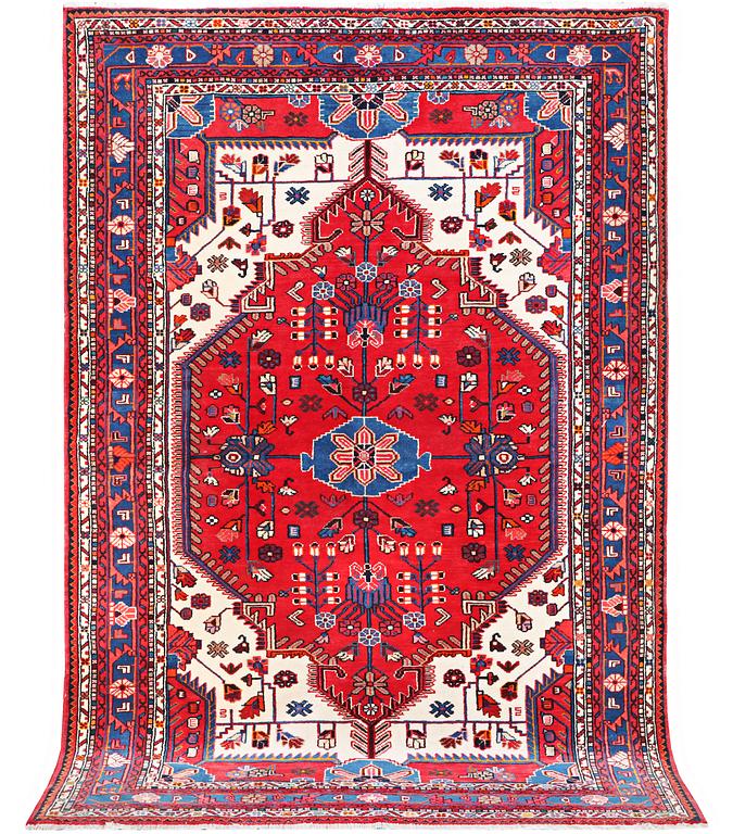 A Nahavand rug, c. 230 x 151 cm.