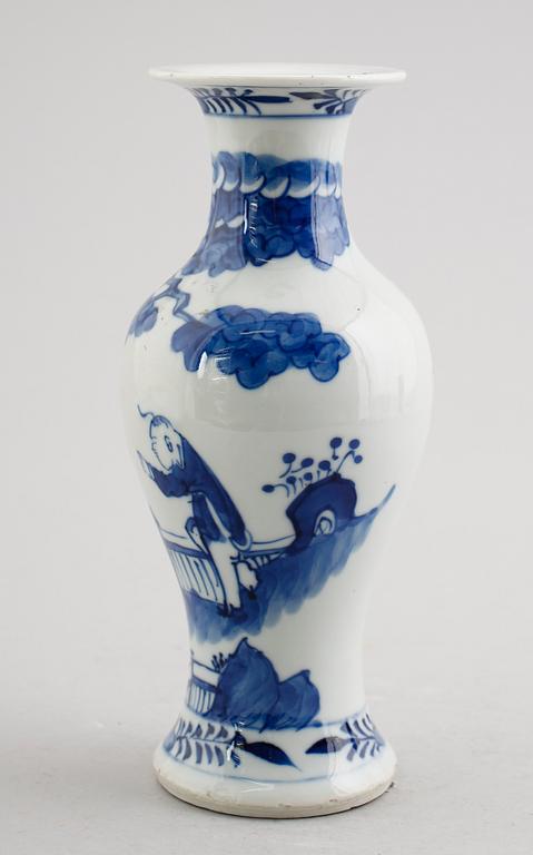 VAS, porslin, Kina, 1800-/1900-tal.