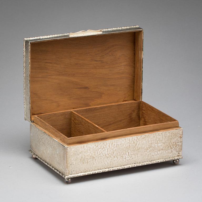 CIGARRSKRIN, 830 silver, importstämplar. Total vikt inkl. inredning 1192 gram.