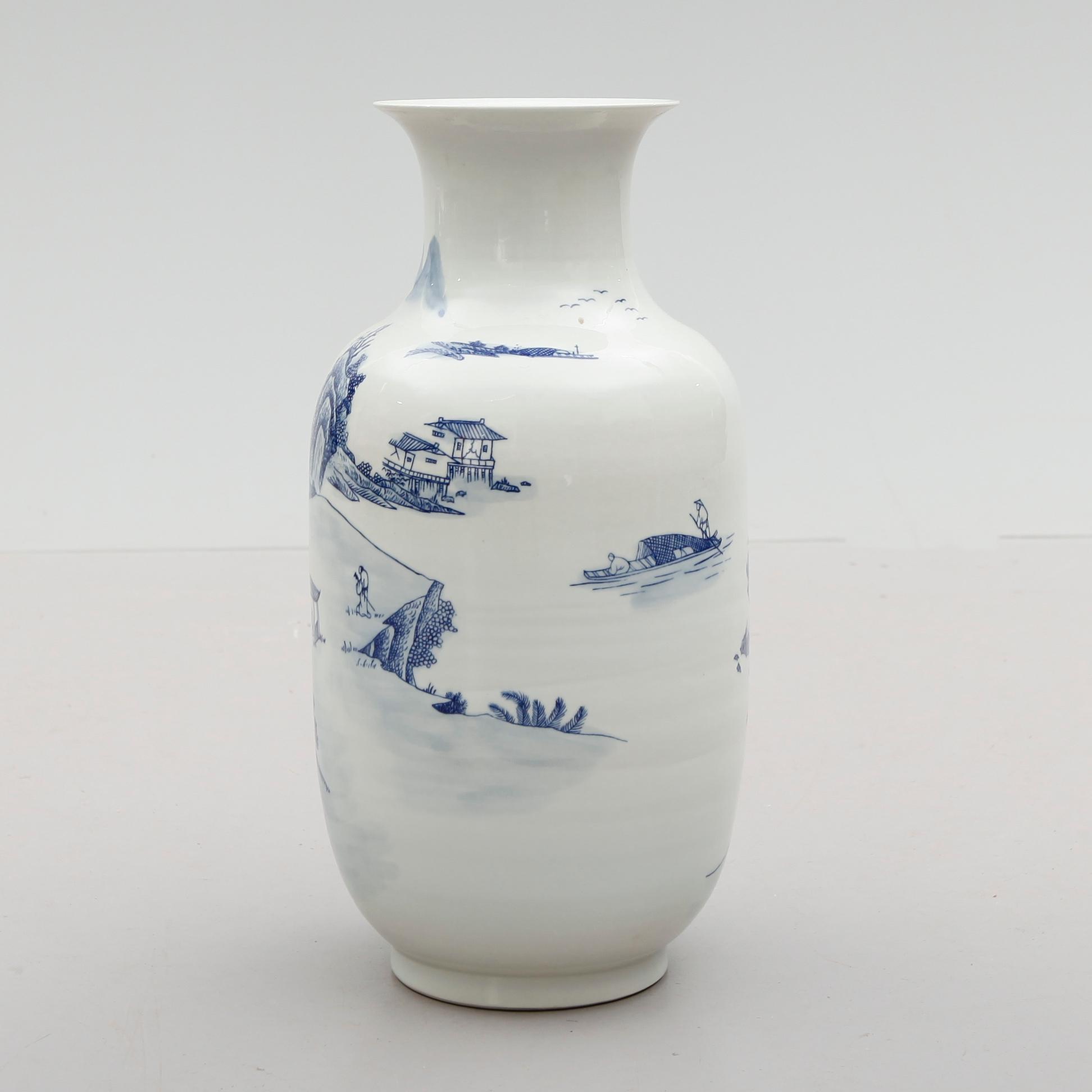 GOLVVAS, porslin, Kina, 1900-/2000-tal.