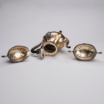 KAFFESERVIS, 3 delar, silver, Hopeakeskus, Tavastehus 1933 och 1957. Totalvikt 1136 g.