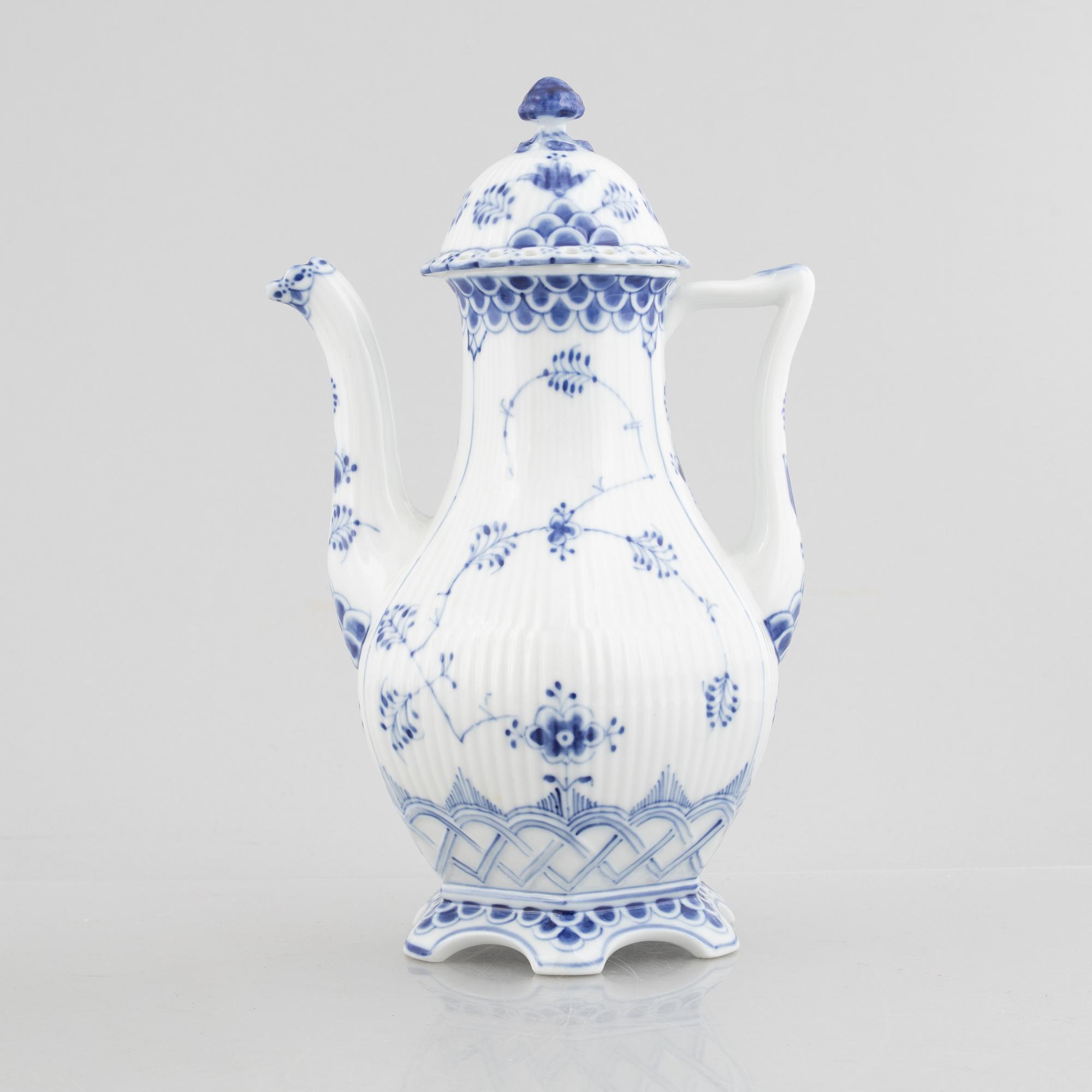 Royal Copenhagen, a 29-piece porcelain coffee service, full lace "Blue Fluted", Denmark.