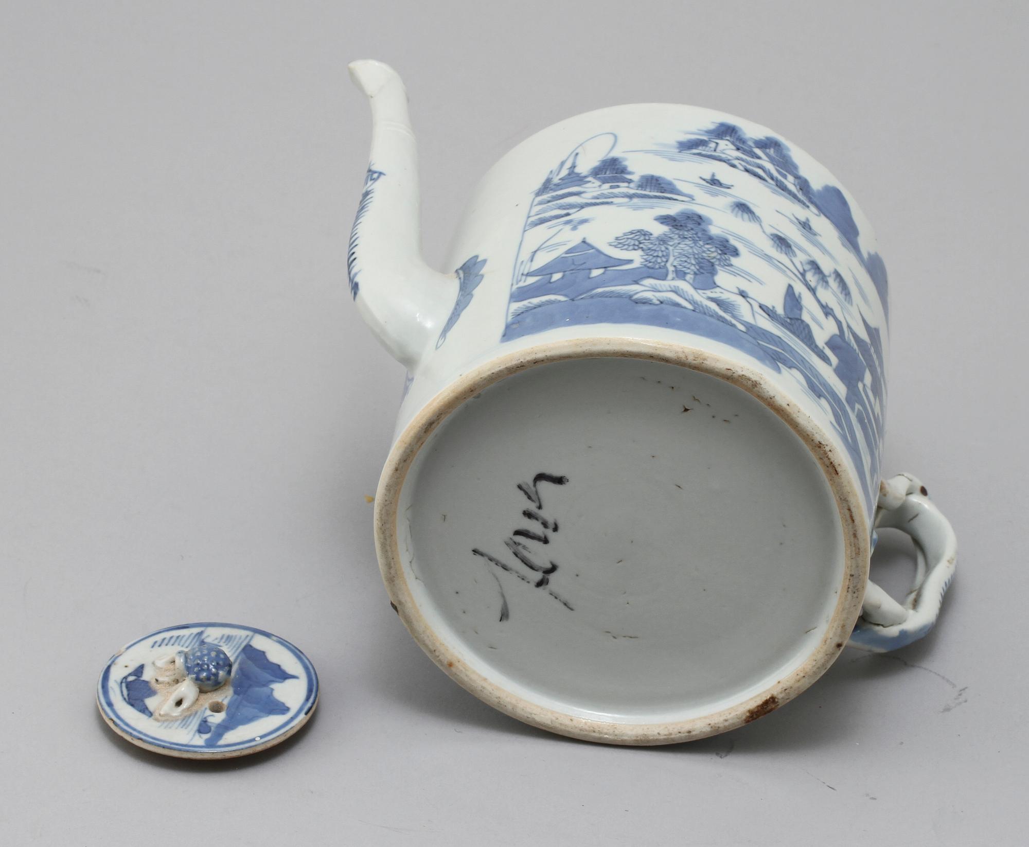 TEKANNA, porslin, Kina, 1800-tal.