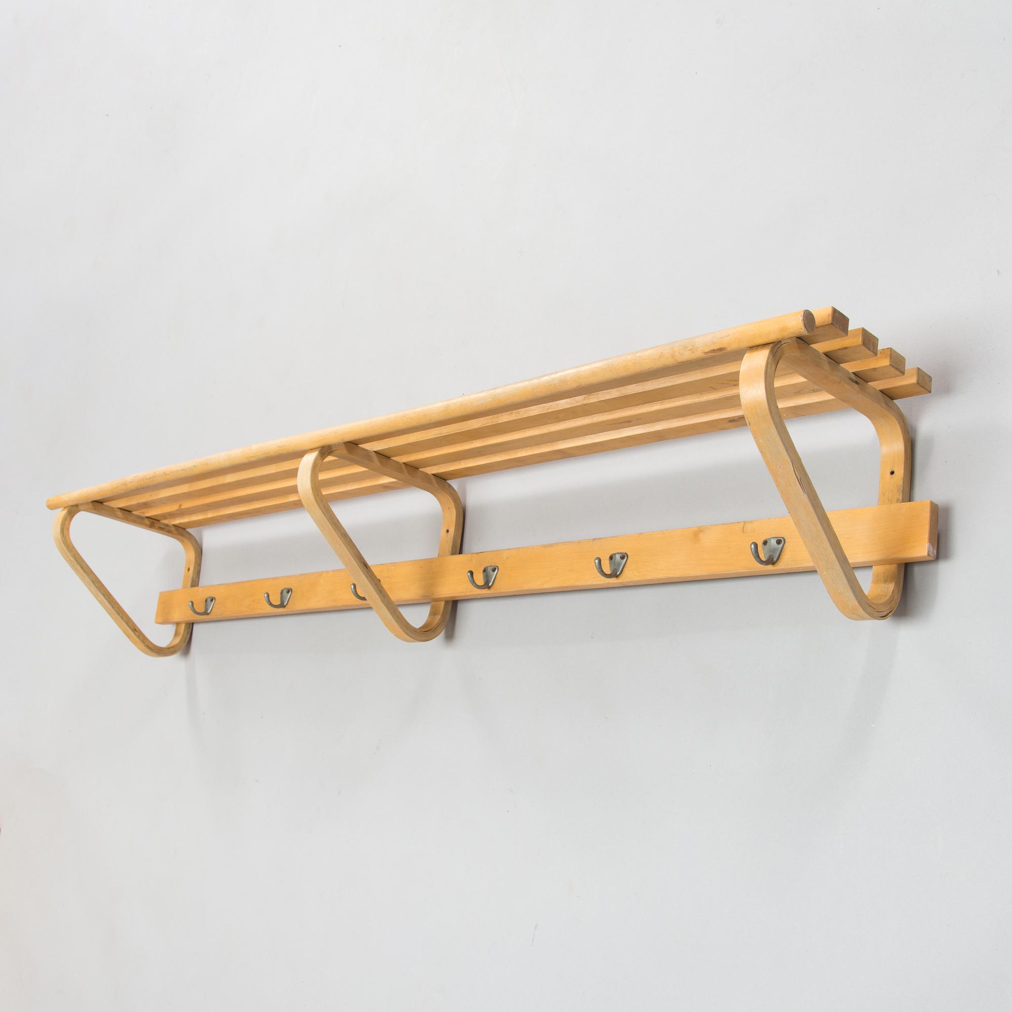 Alvar Aalto, klädhängare O.Y. Huonekalu-ja Rakennustyötehdas A.B. 1900-talets mitt.