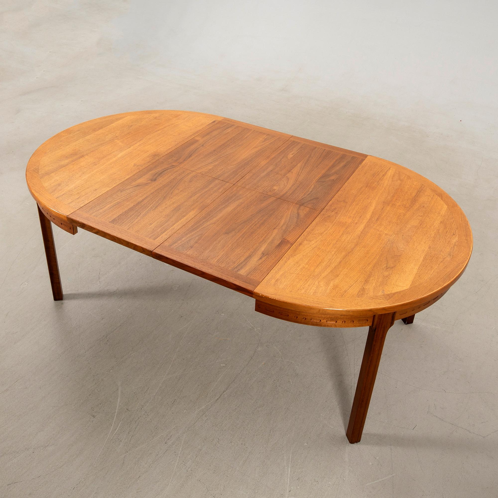 Nils Jonsson, dining table "Rimbo" 1960s/70s Troeds.