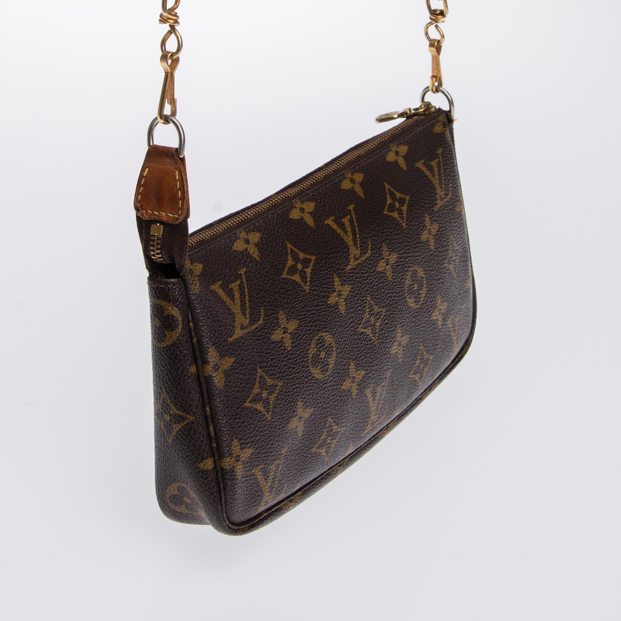 VÄSKA, "Pochette Accessoires", Louis Vuitton.