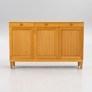Carl Malmsten, sideboard, "Herrgården", Åfors Möbelfabrik, 1900-talets slut.