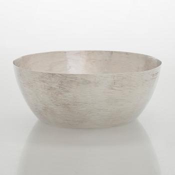 Tapio Wirkkala, malja, hopeaa, malli 243, Kultakeskus Hämeenlinna 2007.