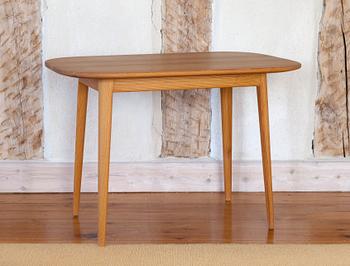 184. A PINE TABLE,