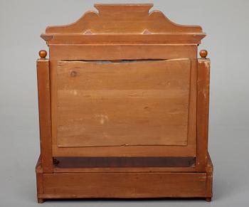 BORDSSPEGEL, mahogny, empire, möjligen Ryssland, 1800-talets första kvartal.