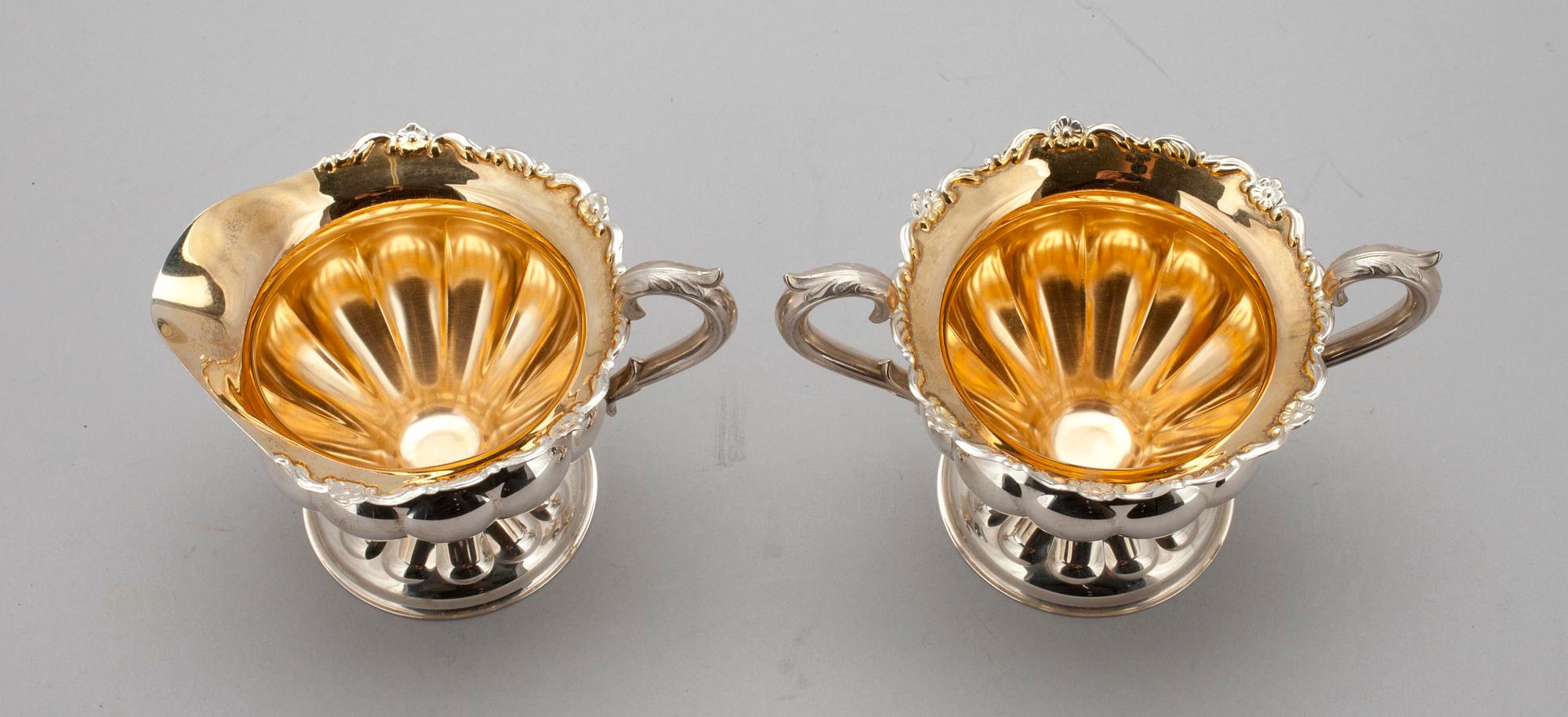 SOCKERSKÅL OCH GRÄDDSNÄCKA, silver, Kultakeskus, 1999. Vikt tot. 172 g.