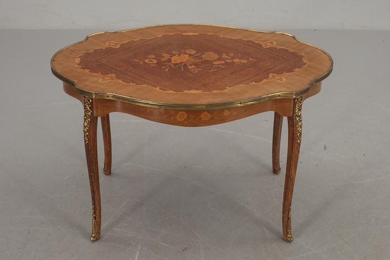 SOFFBORD, Louis XV-stil, 1900-talets andra hälft.