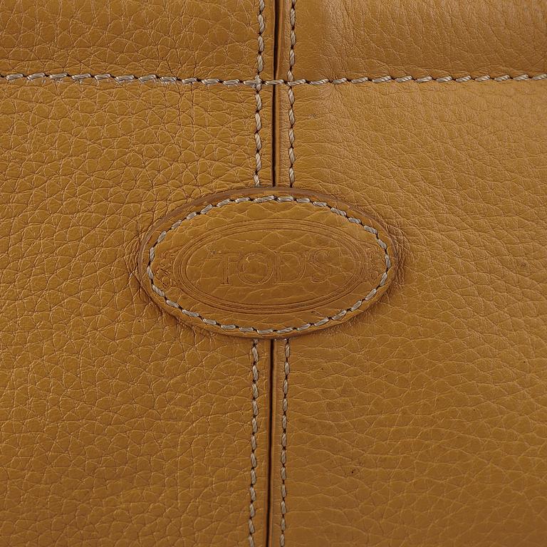 Tod's, a leather 'D-Bag'.