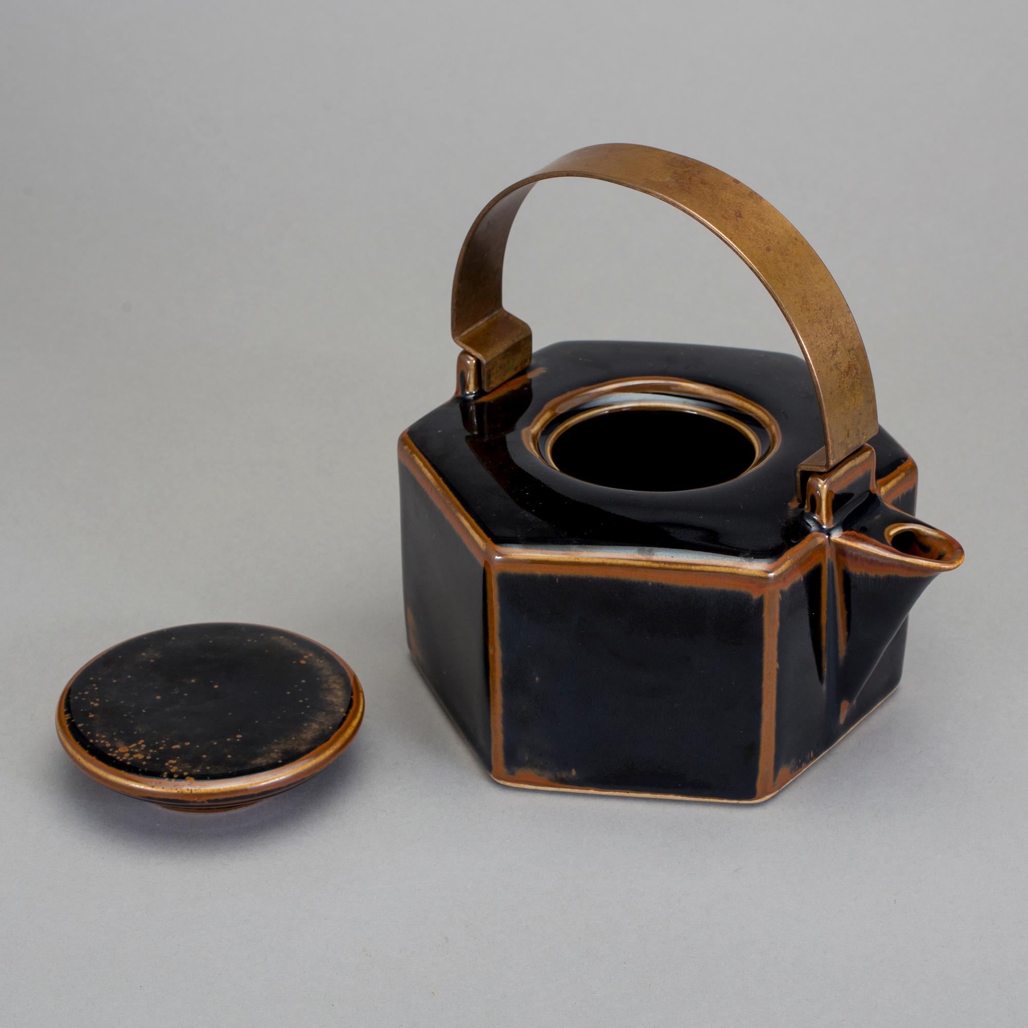 SIGNE PERSSON-MELIN, tekanna, "Six-sided", Rörstrand. 1900-talets mitt.