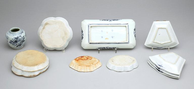 PARTI PORSLIN, 12 delar, mest Kina och 1800-tal.