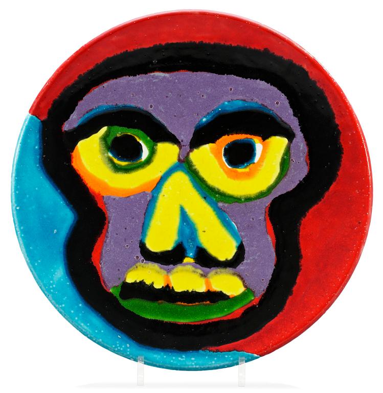 A Karel Appel ceramic dish, 5/8, dated '85.