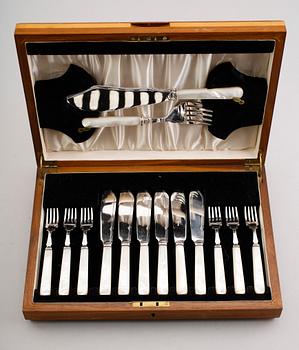FISKBESTICK, 14 delar, England, 1900-talets andra hälft.