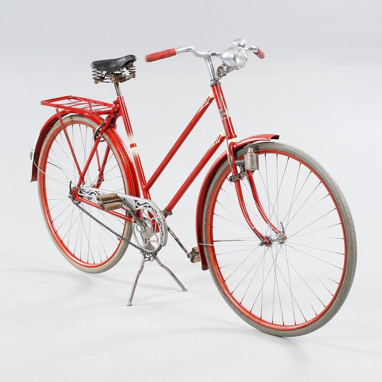 A Crescent bicycle, model Turistracer, made between 1934 - 1936.