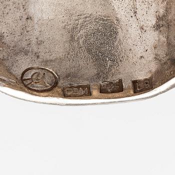 Eila Minkkinen, kaulakoru, karhu, sterlinghopea, 2017.