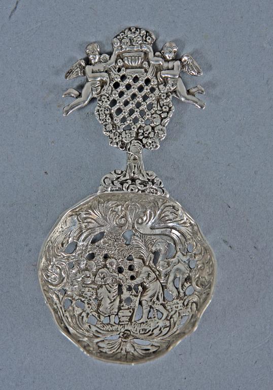 SOPPSLEV, DOSA, SOCKERSKED samt TESPINDEL, silver, bl a Karlskrona, 1834-41.