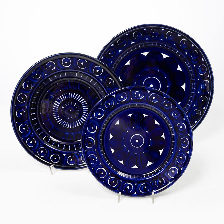 Ulla Procopé, a 36-piece porcelain dinner service, 'Valencia', Arabia, Finland.