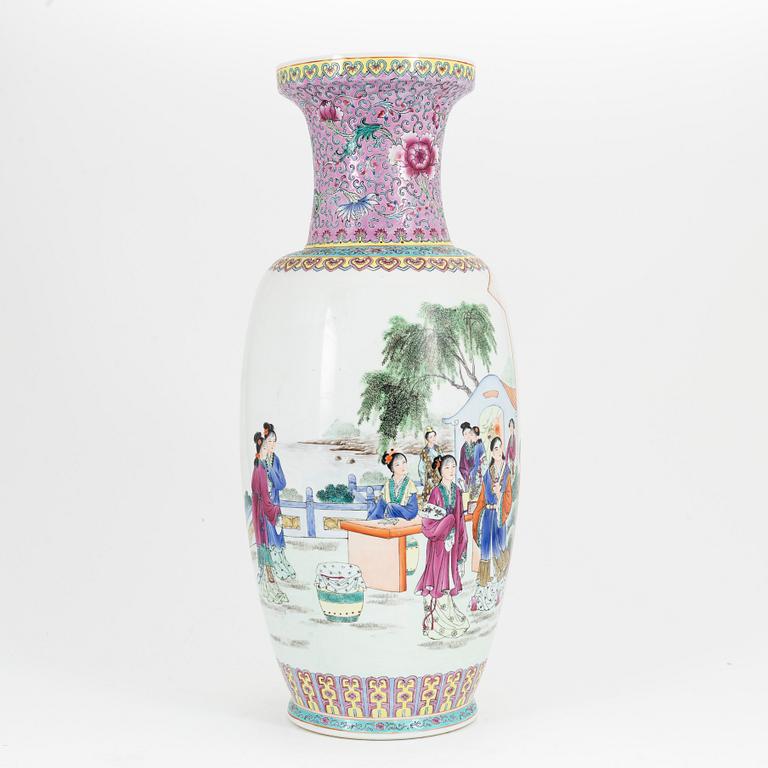 Golvvas, porslin, Kina, modern tillverkning.