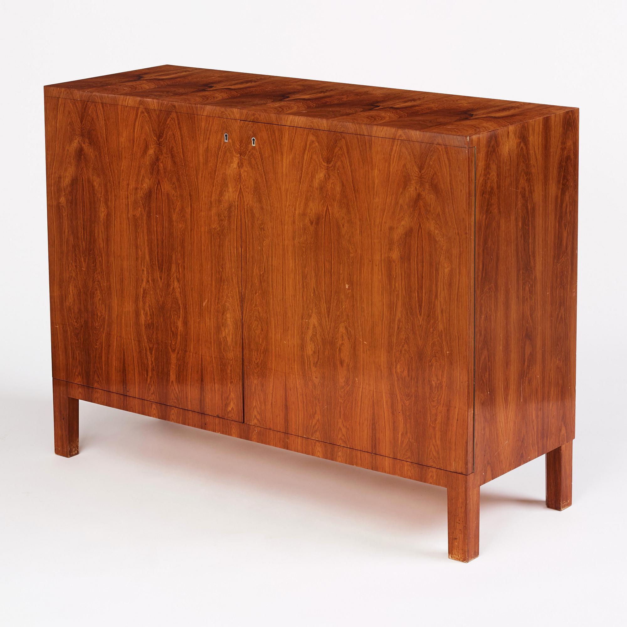 Robert Berghagen, skåp, snickarmästare Carl Bergsten, för Stockholms Hantverksförening 1937.