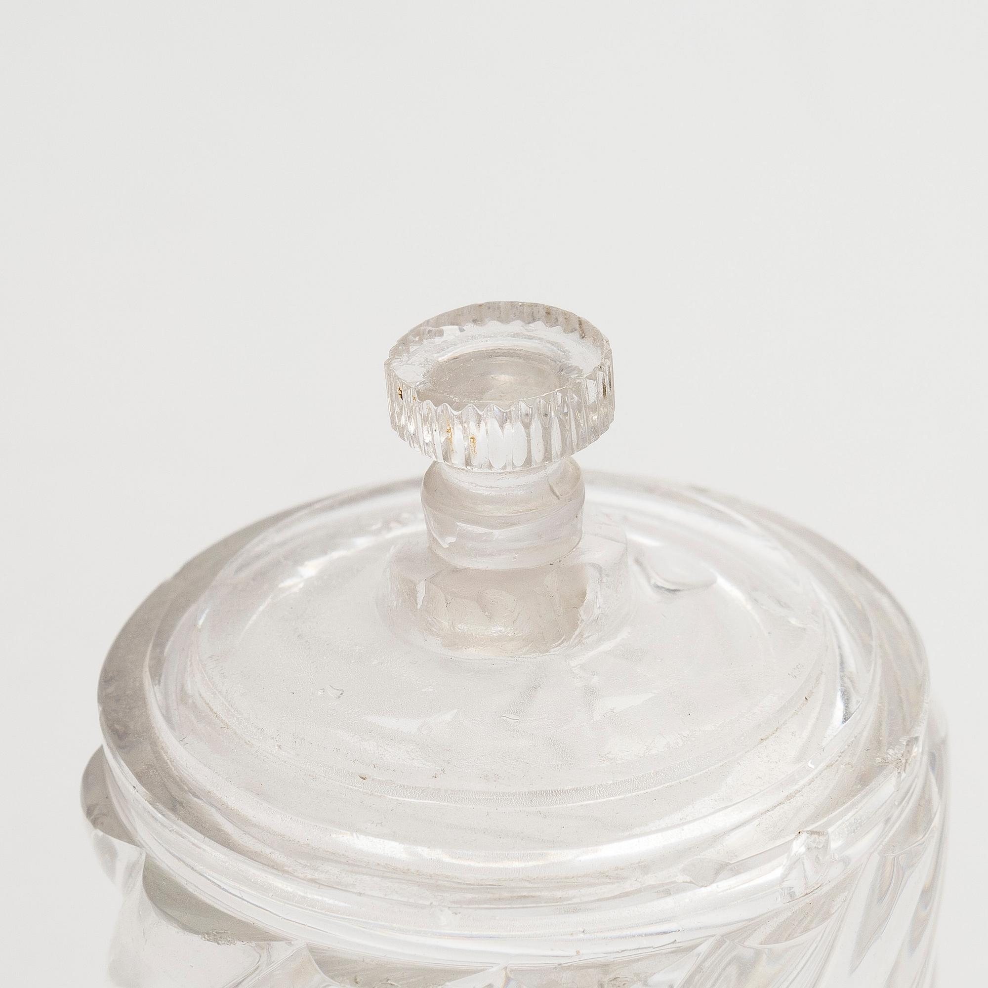 Gratchev, Kristallbehållare med silverlock, 8 st, St. Petersburg, 1800-talets slut.