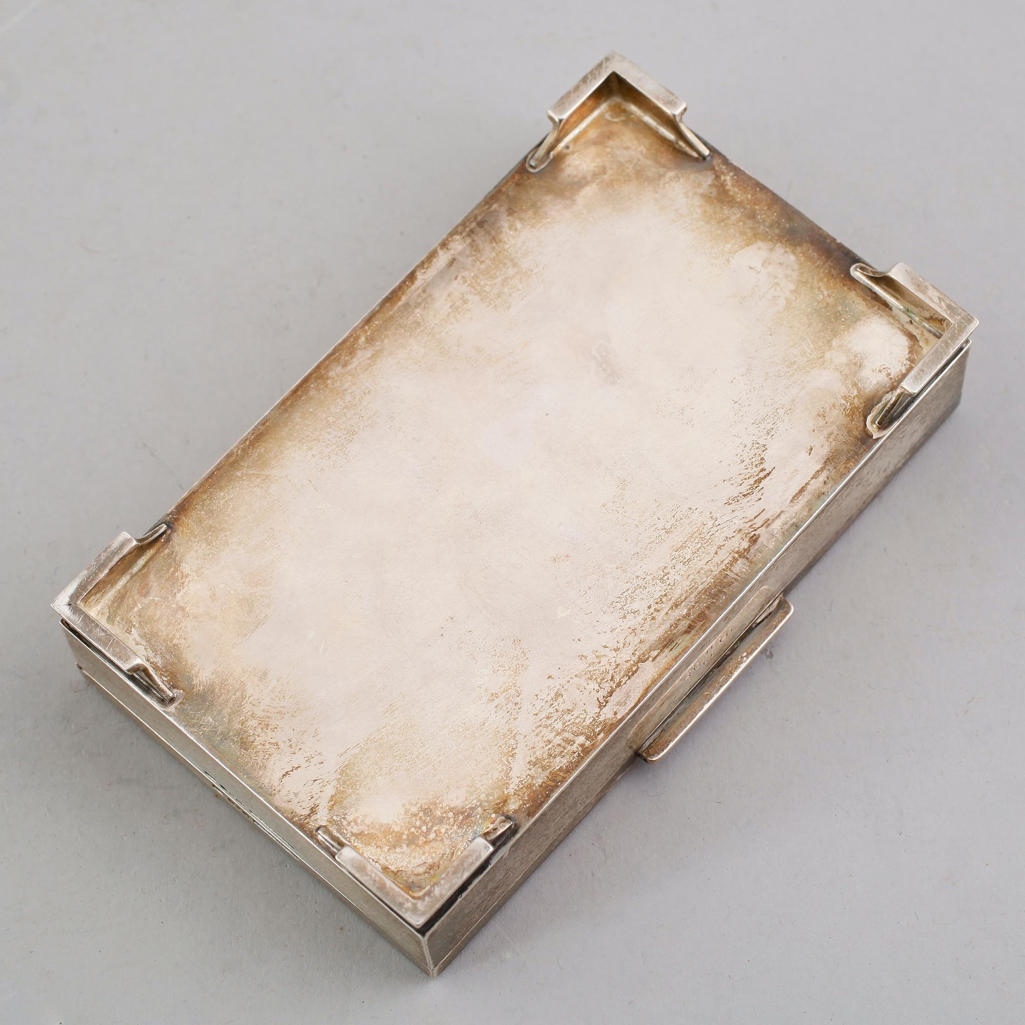 DOSA, silver, CF Carlman, Stockholm 1938. Vikt ca 334 gram.