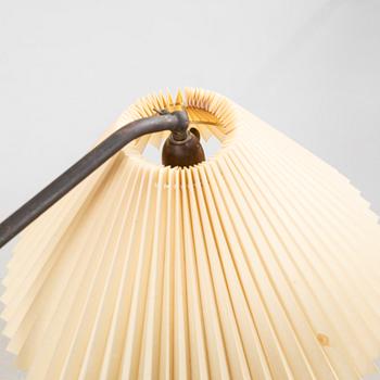 Golvlampa, troligen Lyfa, Danmark 1900-talets första hälft.