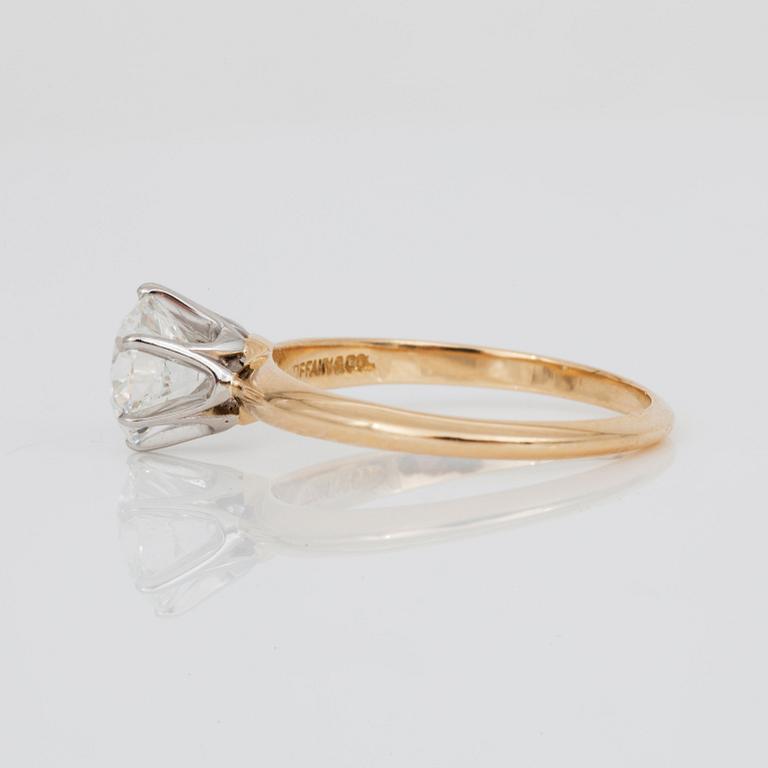 RING, Tiffany & co, med äldre briljantslipad diamant, ca 1.00 ct, ca I/VVS-VS.