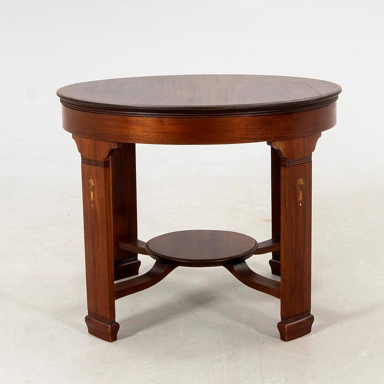 Table from the first half of the 20th century.