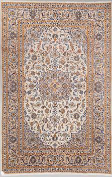 MATTA, orientalisk. Ca 307x204 cm.