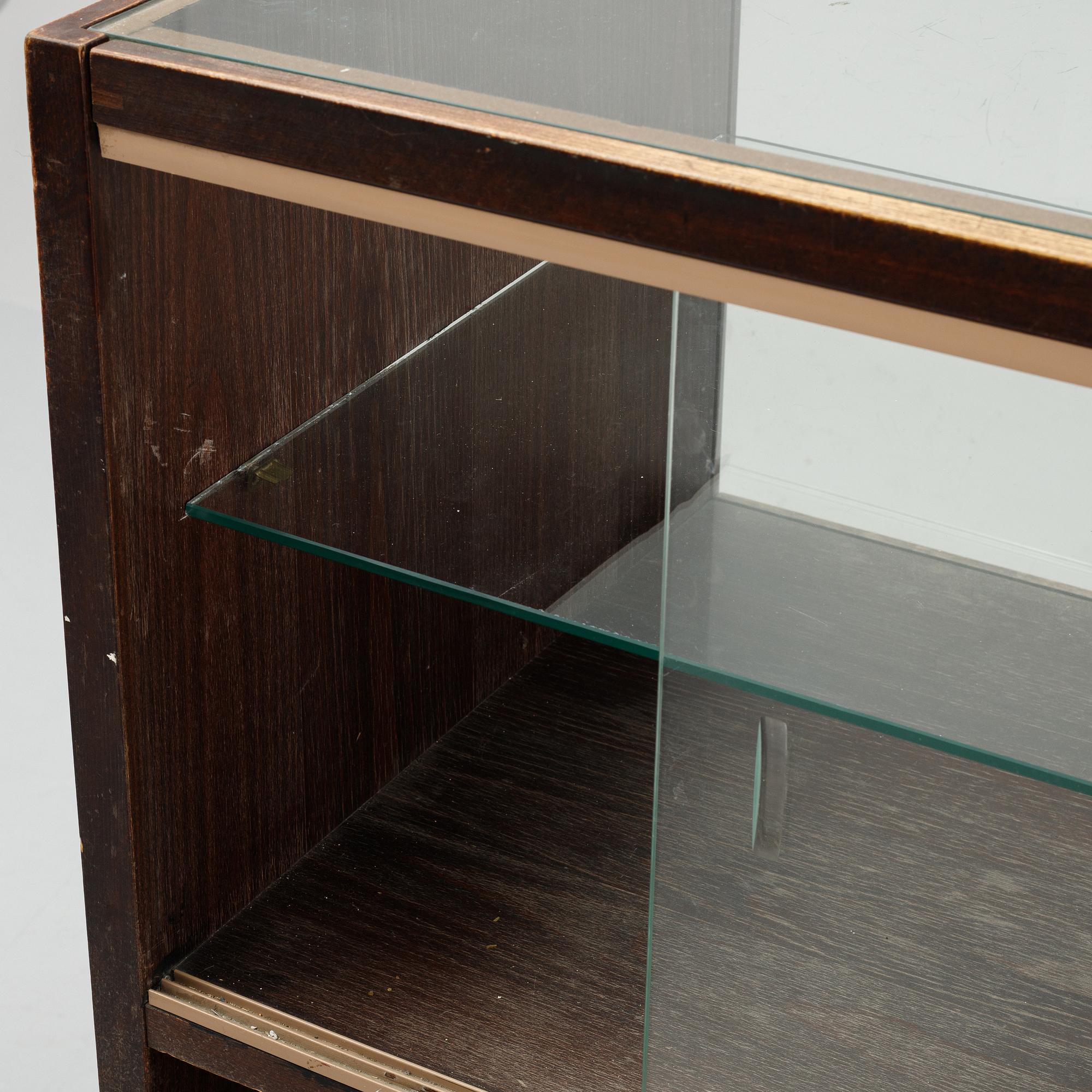A mid 20th century cupboard.