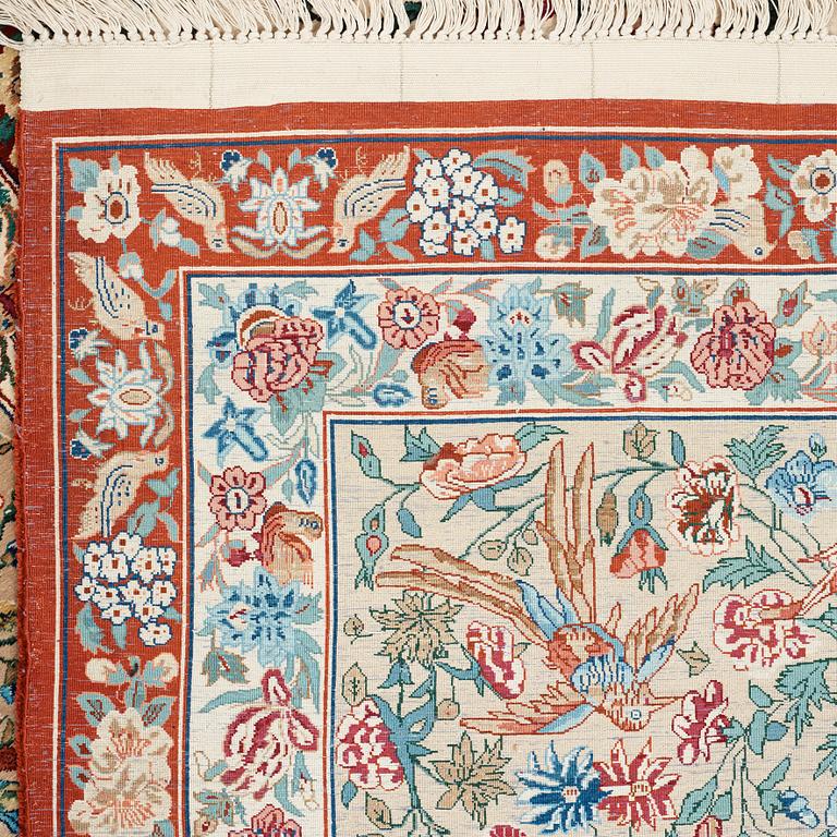 MATTO, "Golo Bolbol" (="Flower and bird"-motive), a silk Esfahan figural, ca 337 x 243,5 cm, Mohammad Seirafian.