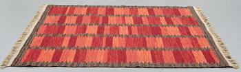 Berit Koenig, a carpet, "Viggen, röd", flat weave, ca 200 x 171,5-175 cm, signed BK SH.