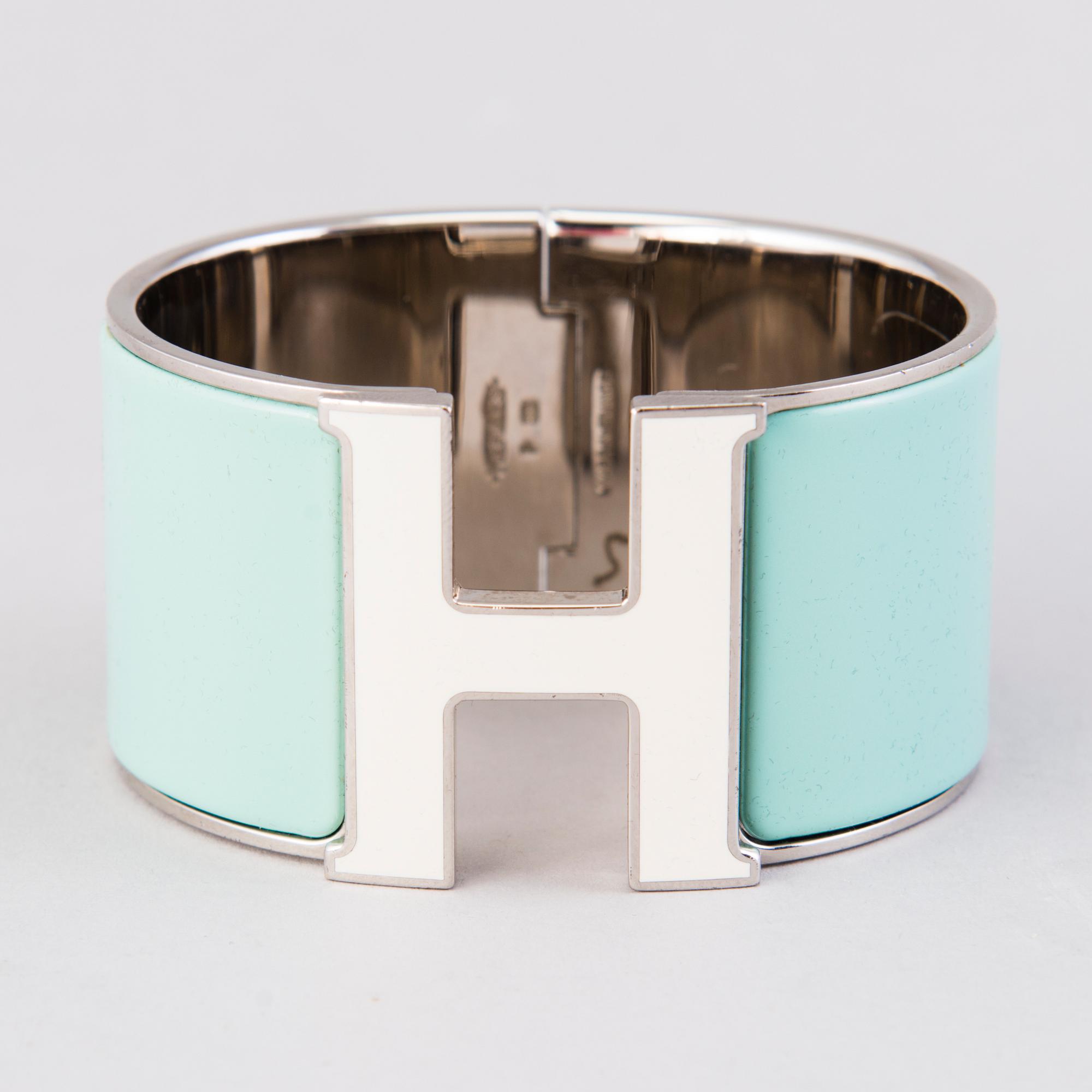 HERMÈS Clic H Bracelet, size Extra Wide GM. 2012. - Bukowskis display picture 2