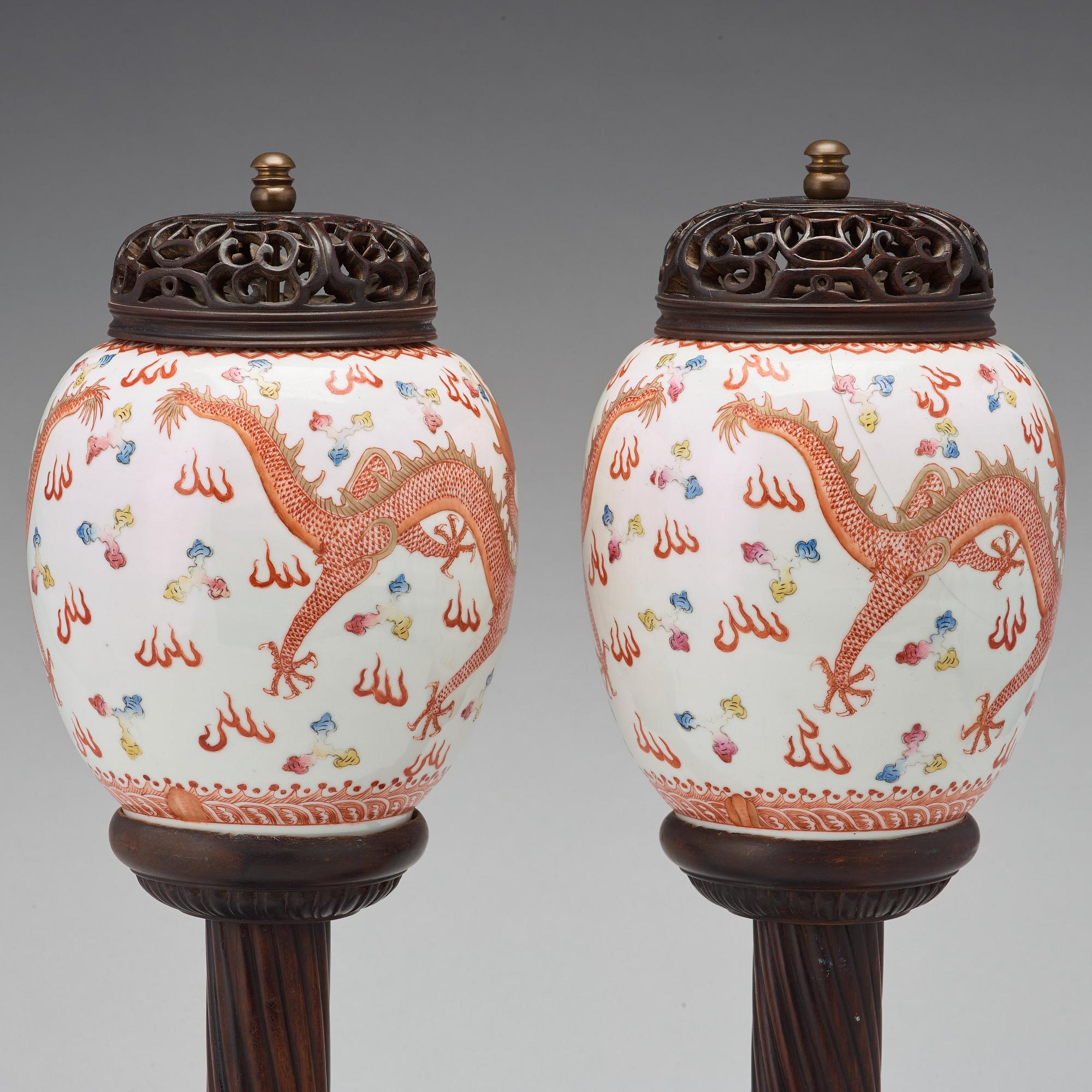 A pair of Chinese lanterns, early 20th Century.