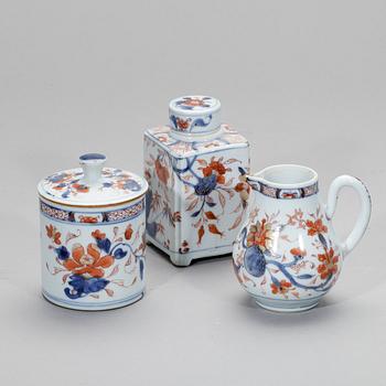 SERVISDELAR,  3 st, porslin, Kina, Qing 1700-tal.