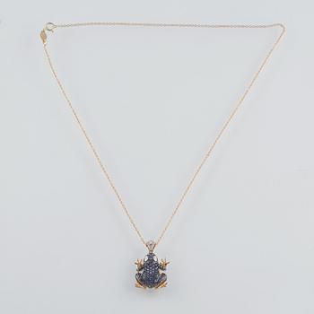 HÄNGE, 18K guld med briljantslipade diamanter och fasettslipade blå safirer ca 0.60 ct. Vikt 4,8 gram.